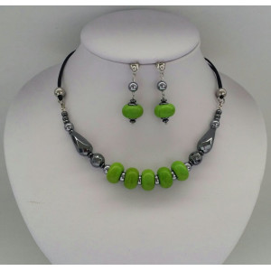 Set din howlite abacus verde si hematit, pe snur de piele