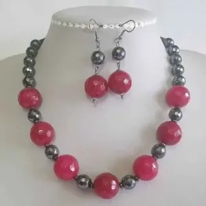 Set din margele de jad bourgundy si hematite (cod218)
