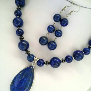 Poza pietre semipretioase de lapis lazuli 2