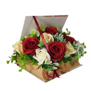 Aranjament de 8 Martie-cutie carte (cod 2268)poza1003