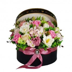Aranjament de 8 Martie 'Sweet heart"- cutie neagra (cod 2043) poza3