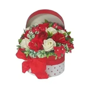 Aranjament din flori de sapun -cutie rotunda (cod 2279)poza2
