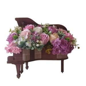 Aranjament floral -cutie pian (cod 2343)poza33