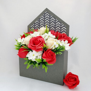 Aranjament floral-cutie plic (cod 1605)-1