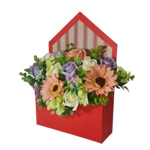 Aranjament floral-cutie plic (cod 2233)poza 2