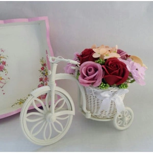 Aranjament flori de sapun- bicicleta (cod 1149)