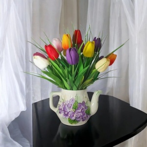 Aranjament pentru 8 Martie cu lalele-(cod 2200-poza1