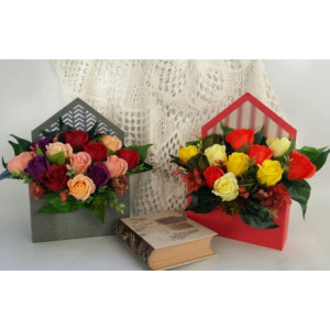 Aranjament flori de sapun in cutie plic 24