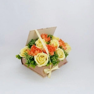 Cutie carte cu flori de sapun (cod 1466)