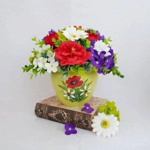 Aranjament floral cu diverse flori de sapun-vas ceramic verde (cod 14993