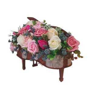 Aranjament floral -cutie pian (cod 2362)poza43