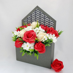 Aranjament floral-cutie plic (cod 1605)-2