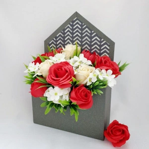 Aranjament floral-cutie plic (cod 1605)-2