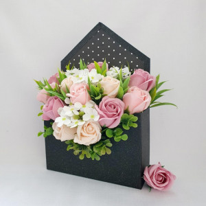 Aranjament floral-cutie plic (cod 1608)-1