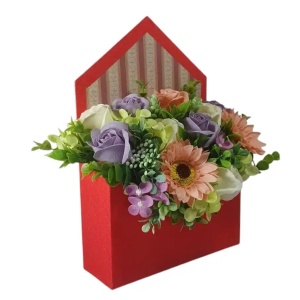 Aranjament floral-cutie plic (cod 2233)poza 3