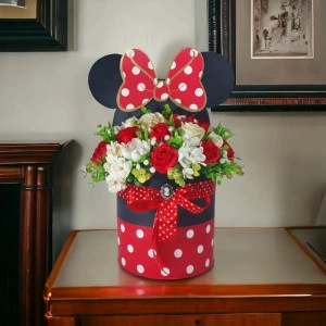 Aranjament floral in cutie "Minnie"- (cod 2050)poza 1