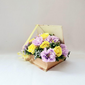 poza aranjament floral -cutie carte 15804