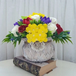Aranjament flori de sapun in cosulet rustic (1200)