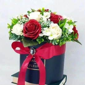 Aranjament "Valentine's day"-cutie mare cilindrica (cod 1819)
