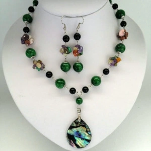Set din margele de jad verde, pandantiv Paua Abalone, chipsuri,obsidian negru