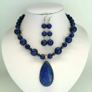 Poza pietre semipretioase de lapis lazuli 4