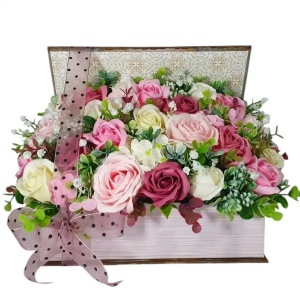 Aranjament cu trandafiri de sapun -cutie carte (cod 2267)poza1001
