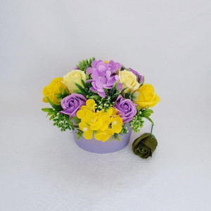 Aranjament din flori de sapun-cutie de carton (cod 1476) 8002