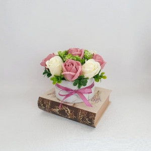Aranjament floral din flori de sapun (cod 1464) 8001