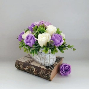 Aranjament floral din flori de sapun crem , mov (cod 1401) 2
