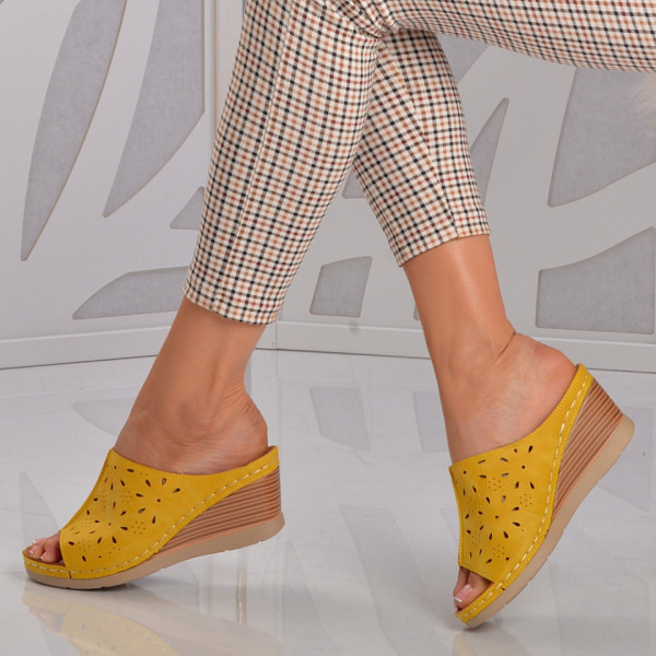 Papuci Dama Savola Yellow