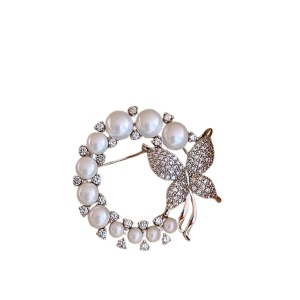 Brosa cu perle Silver Butterfly 36580 Ibucork.ro