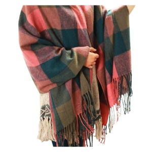 Sal Cashmere in carouri cu ciucuri 32331 Ibucork.ro
