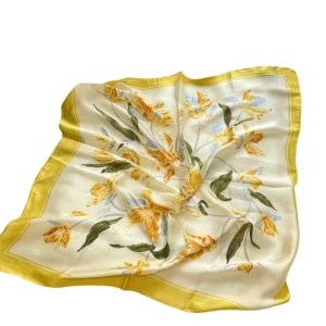 Esarfa din satin Flori galbene 35923 Ibucork.ro