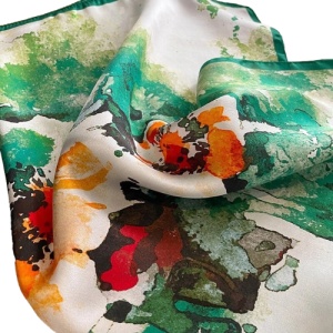 Esarfa satin verde picturala cu accente florale - Img 2
