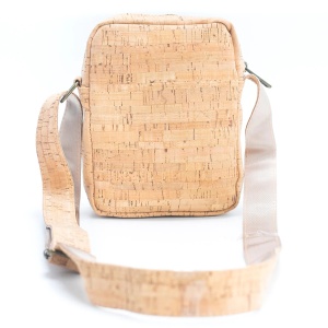 Geanta crossbody barbateasca din pluta 32713 Ibucork.ro