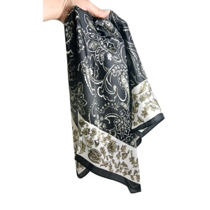 Esarfa din satin Black Flowers - Img 4