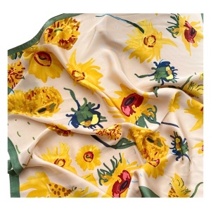 Esarfa din satin Flori de Crizanteme 35854 Ibucork.ro