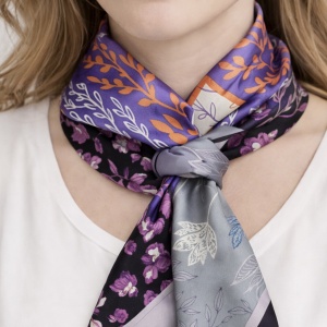 Esarfa patrata din satin florala in nuante violet, 2, ibucork.ro