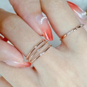 Inel subtire din argint cu zirconiu 34075 Ibucork.ro