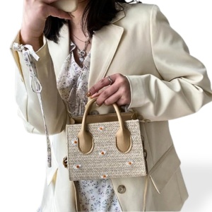 Gentuta crossbody din rafie Camel Daisy - Img 4