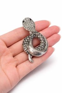 Brosa cobra cu cristale argintie, 2, ibucork.ro