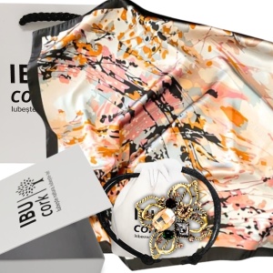 Set cadou esarfa satin abstract cu brosa eleganta, 1, ibucork.ro