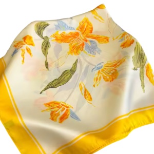 Esarfa satin alba cu imprimeu floral galben - Img 2