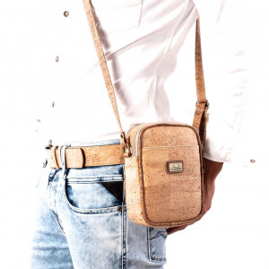 Geanta crossbody barbateasca din pluta 20259 Ibucork.ro