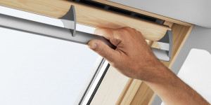 Fereastra mansarda Velux Premium GGL 3068 FK08, deschidere de sus, 66x140 cm - Img 5