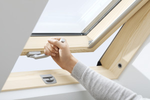 Fereastra mansarda Velux Standard Plus GLL 1061B CK04, deschidere de jos, 55x98 cm - Img 8