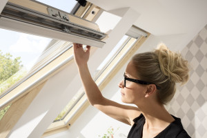 Fereastra mansarda Velux Standard GZL 1051 FK08, deschidere de sus, 66x140 cm - Img 2