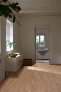 Parchet triplustratificat Karelia Oak Helsinki vanilla matt 3 strip - Img 3