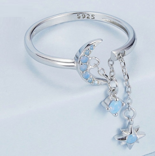 Inel Reglabil cu Cristale Strălucitoare – Eleganță și Rafinament Cod ARG159C