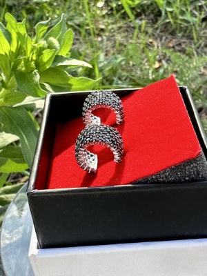 Cercei din argint cu pietre negre și design texturat Cod Arg84M - Img 6